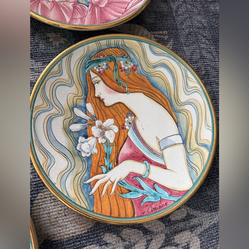 Set of Four V. Tiziano "La Belle Femme" series collector plates by Veneto Flair - Picture 4 of 13
